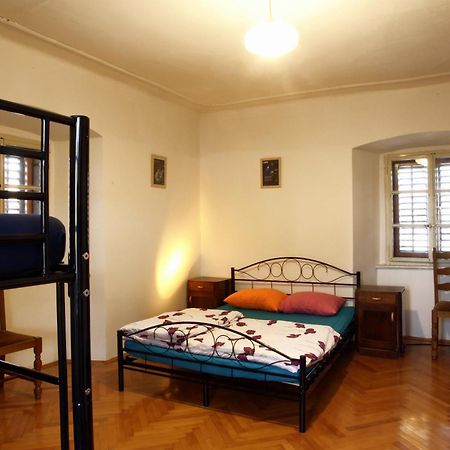 Residence Muzica Bed And Breakfast โคเมน ภายนอก รูปภาพ