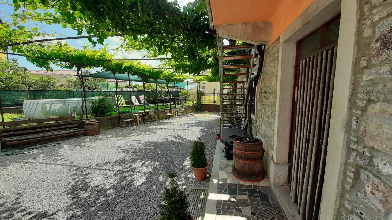 Residence Muzica Bed And Breakfast โคเมน ภายนอก รูปภาพ