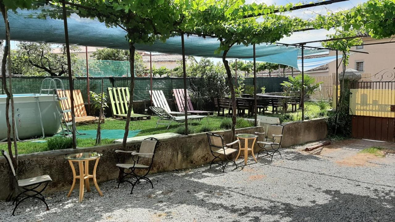 Residence Muzica Bed And Breakfast โคเมน ภายนอก รูปภาพ