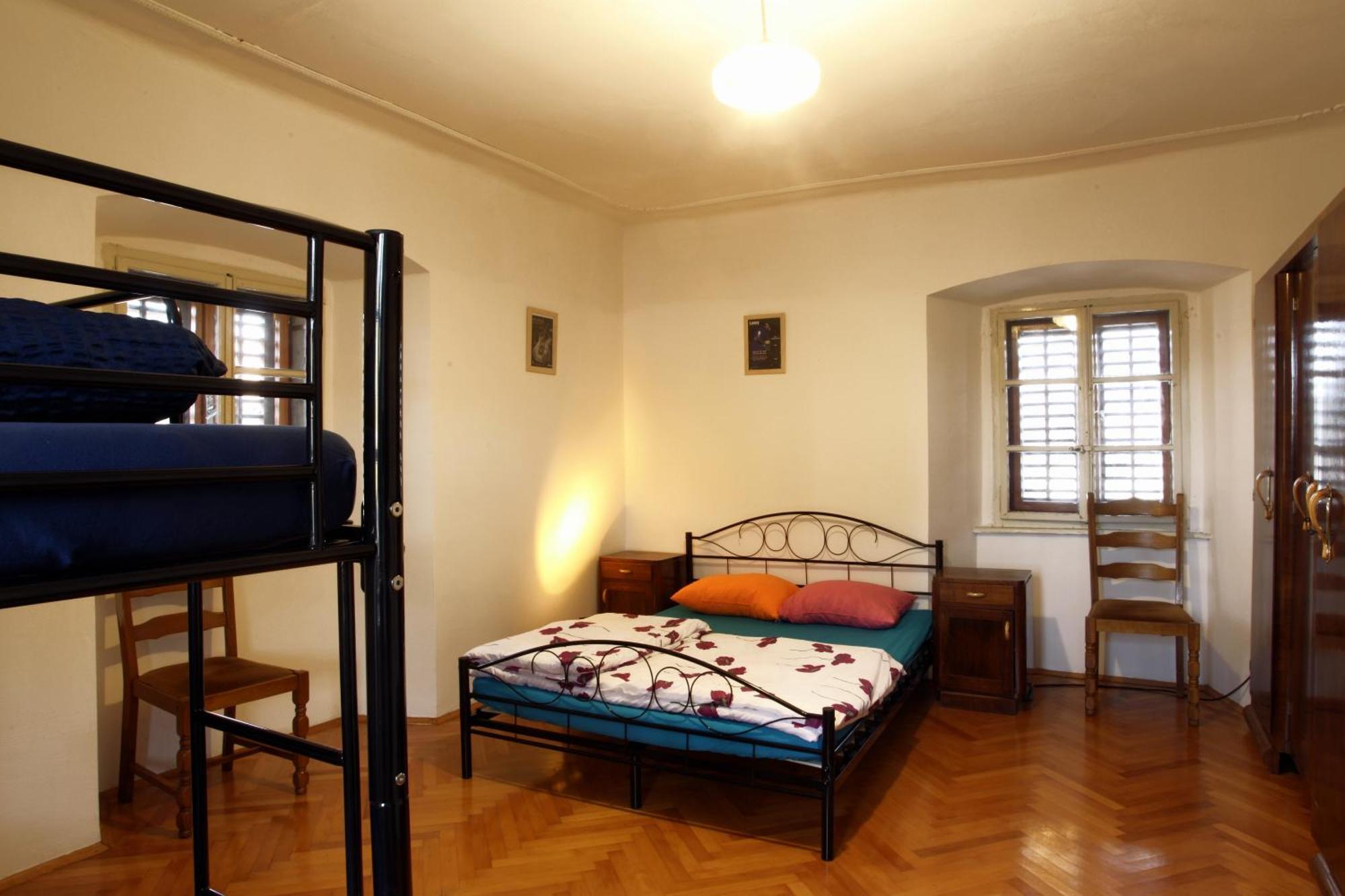 Residence Muzica Bed And Breakfast โคเมน ภายนอก รูปภาพ