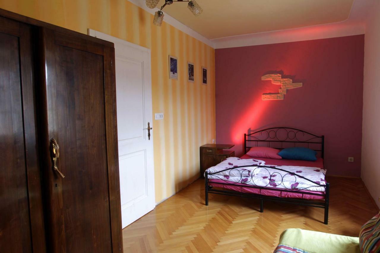 Residence Muzica Bed And Breakfast โคเมน ภายนอก รูปภาพ